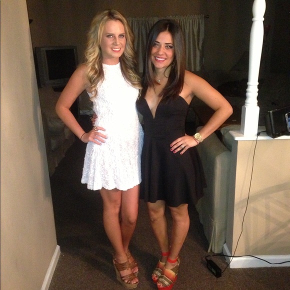 White embroidered floral dress from LF - Picture 7 of 7